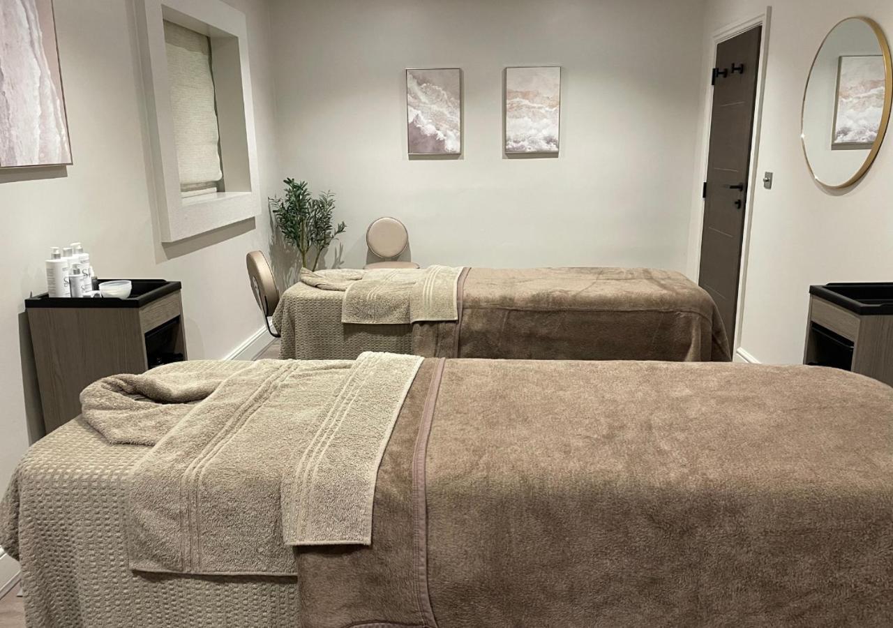 霍格巴克Spa酒店 法纳姆 外观 照片